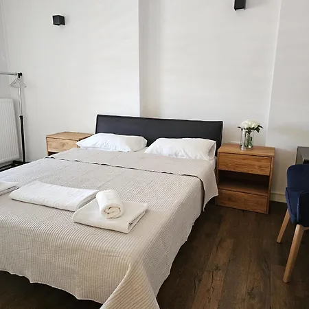 Hotel apartamentowy Golden *